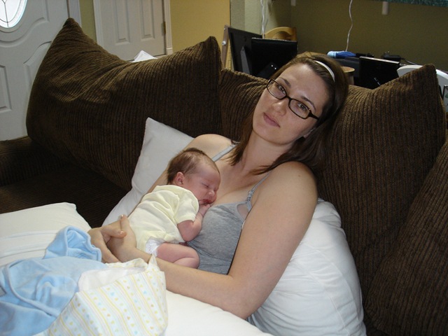 [with mommy1.5 wk[2].jpg]