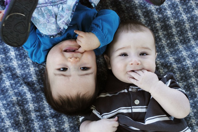 [Cooper&Charlotte Fingers[2].jpg]