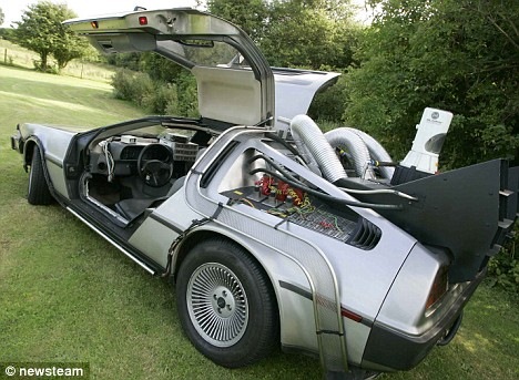 [delorean2[4].jpg]