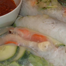 Pork and Shrimp Spring Roll (Goi Cuon) With Peanut Sauce (Nuoc L