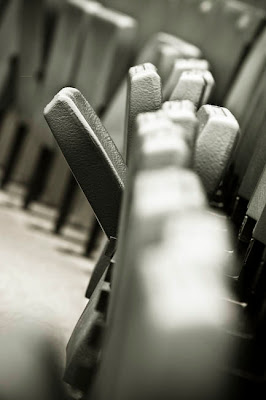 IMAGE: http://lh4.ggpht.com/simon.bills/SHPTYNr4g3I/AAAAAAAAIEo/Zek4Bd1_s-o/s400/Wimbledon%20Final-3.jpg