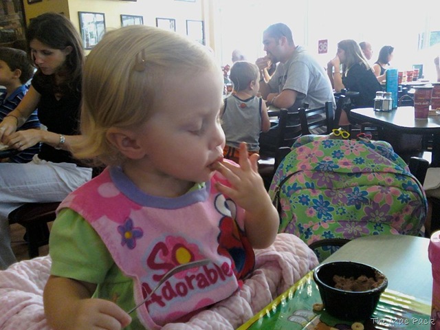 [Savannah eating chocolate mousse 3[9].jpg]