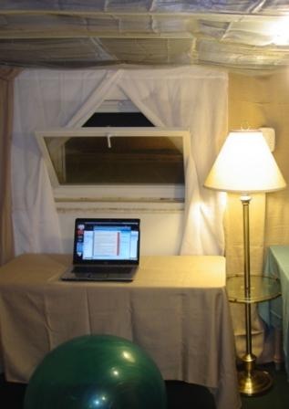 [writingdesk[2].jpg]