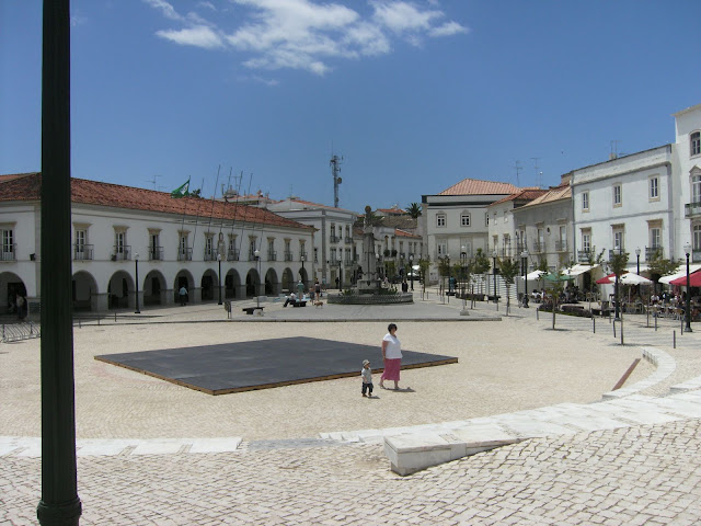 Praca Da Republica Tavira is all ready for the summer entertainment program