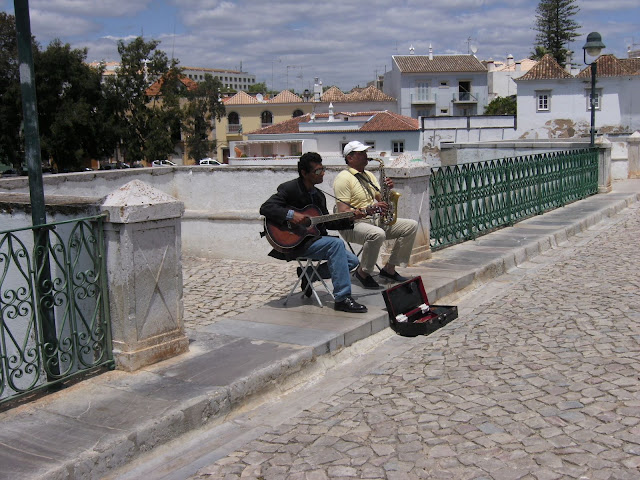 Buskers on the Ponte Romana Tavira