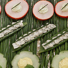 Simple Piped Crudites