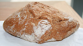 Pain rustique à l'épeautre sans pétrissage