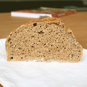 Pain rustique à l'épeautre sans pétrissage