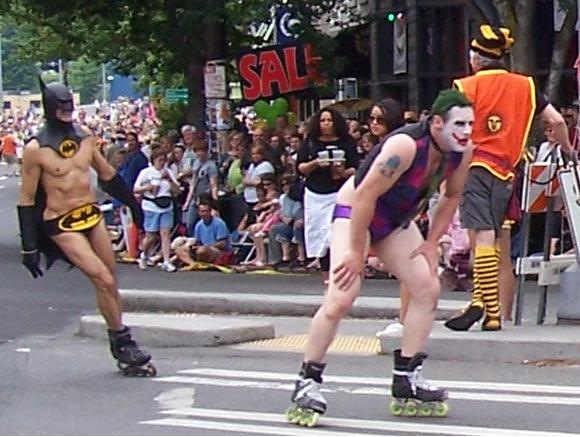 [6B Batman chasing Joker[6].jpg]