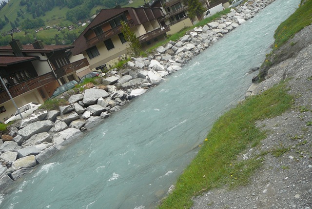 [Swiss08168[2].jpg]
