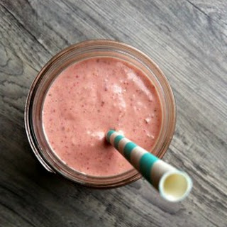 Strawberry Banana Oatmeal Smoothie