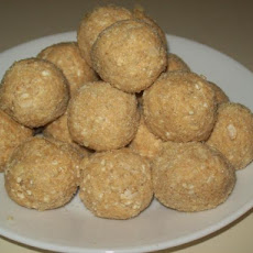 Pia Mia's Peanut Butter Balls