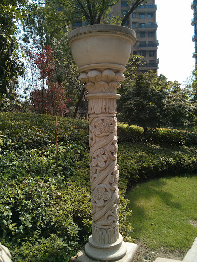 雕花柱子