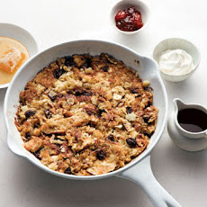 Skillet Matzo Brei with Cinnamon, Apple, and Raisins