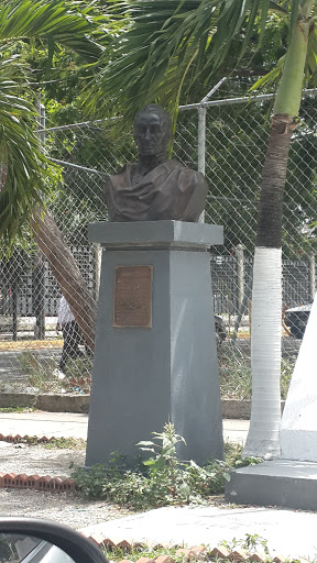 Busto A Simón Bolívar