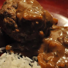 German Meat Balls With Bell Pepper Sauce - Hackfleisch Kuechle