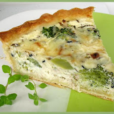 Herbed Chicken and Broccoli Quiche