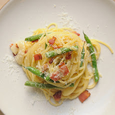Pasta Carbonara with Fresh Green Beans