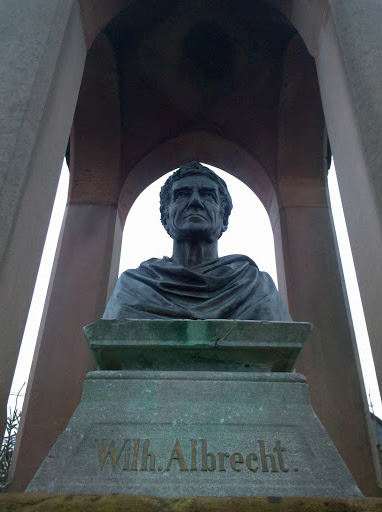 Wilhelm Albrecht Denkmal