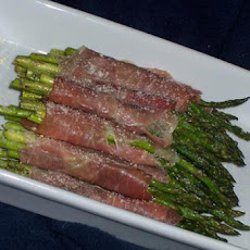 Grilled Asparagus Wrapped in Prosciutto