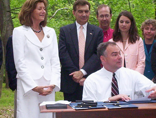 Governor Kaine signs Margi's Legislation