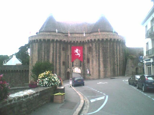 
Hradební brána v Hennebontu
