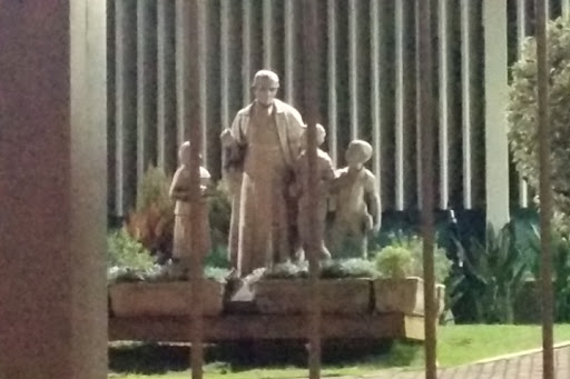 Escultura Colégio Marista João Paulo II