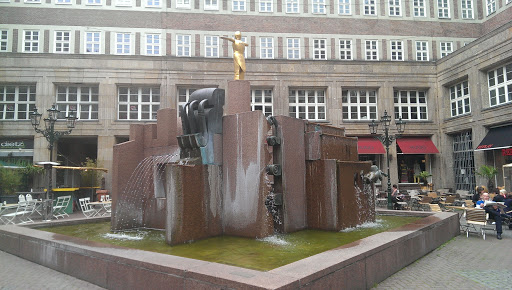 Brunnen am Wilhelm-Marx-Haus