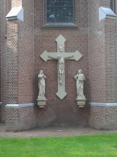 Kruisbeeld op de Kerk