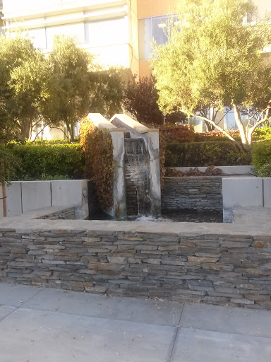 Pauling Fountain