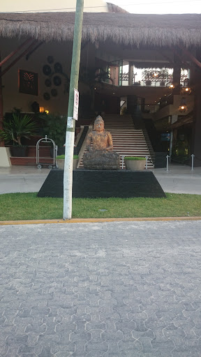 Estatua Tahi 