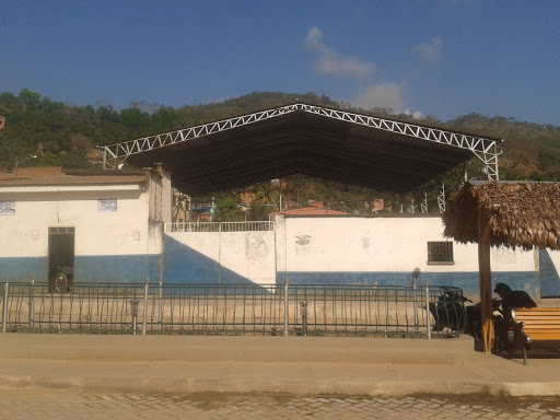 Coliseo Polifuncional Deportivo Guanay