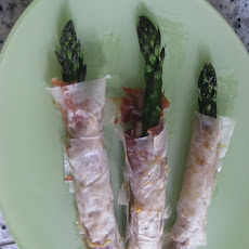 Asparagus wrapped in phyllo and prosciutto