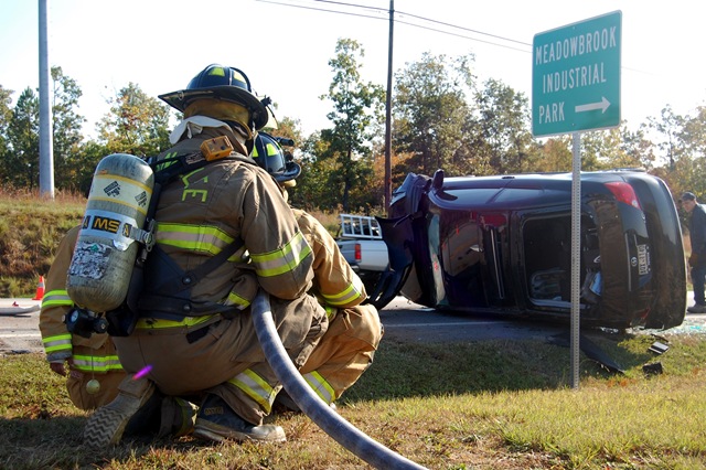 [Hwy 17.EMS Accident 014[4].jpg]