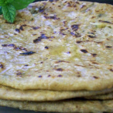 Indian Stuffed Cauliflower Chappati (Gobi ka Paratha)