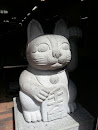 Lucky Kitty Statue