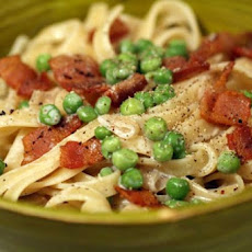 Pasta Salad with Tomatoes and Peas