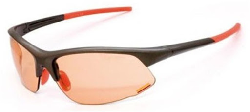 Gafas con cristal rojo