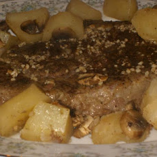 Beef Rib-Eye Roast With Potatoes, Mushrooms and Pan Gravy