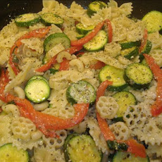 Zucchini Pepper Basil Pasta Toss