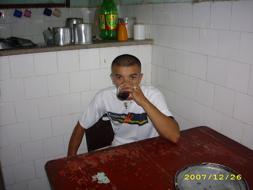 http://lh4.ggpht.com/yallevard86/R3RhcZemRMI/AAAAAAAABQc/KVtLVaows4A/IMG_0744.JPG?imgmax=512