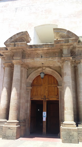 Puerta Lateral De La Basilica De Nuestra Señora De La Salud