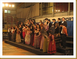 CORO TEATRO MUNICIPAL DE SANTIAGO Y CORO DELA UNIVERSIDAD ARTURO PRAT DE I (65)