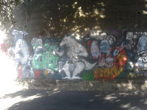 Wolf Graffiti
