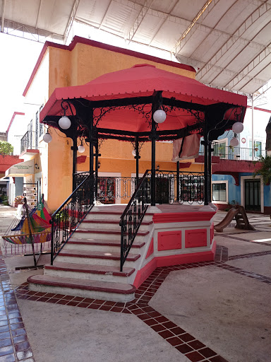 El Kiosko, Plaza Bonita