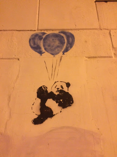 Граффити Миролюбивая панда 