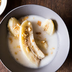 Your Ten-Minute Bowl of Bananas in Coconut Milk