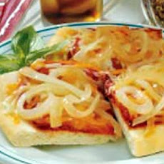 Vidalia Onion Tomato Pizza