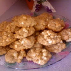 Macadamia White Chocolate Chip Cookies