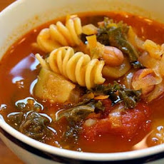 Hearty Tomato Soup With Chicken and Pasta